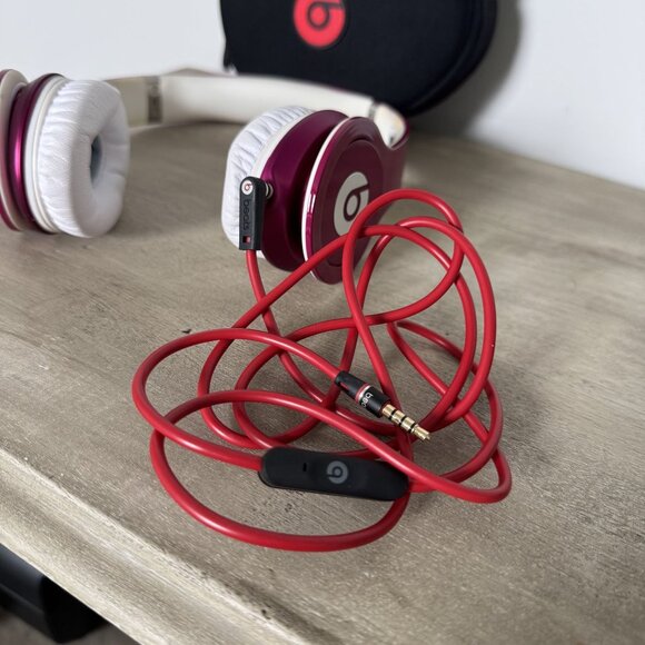 Beats by Dr. Drea Fushia Pink w/ case - Picture 7 of 8